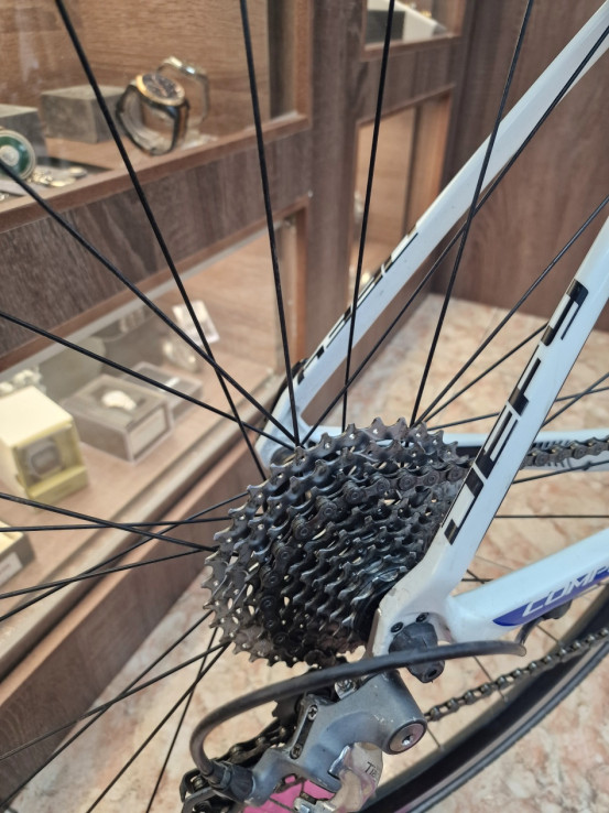 1-1-260523-5-Bicicleta Carretera Giant Def 9 Blanca Carbono Talla L