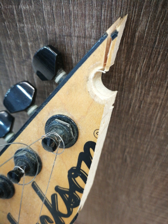 1-1-193811-2-GUITARRA ELECTRICA ROJA JACKSON