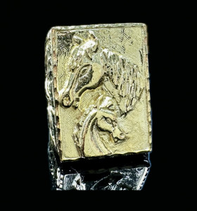 1-1-149908-3-Anillo sello plata bañado en oro 18K caballo rectangular