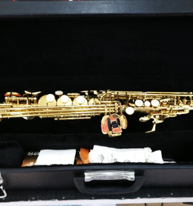 1-1-225021-1-Saxofon Soprano sin marca no modelo