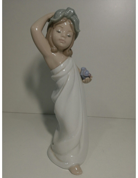 1-1-238094-2-Decoración Figura LLadró niña