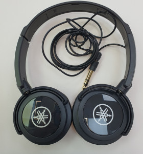 1-1-261426-1-Auriculares Yamaha HPH-100B 2