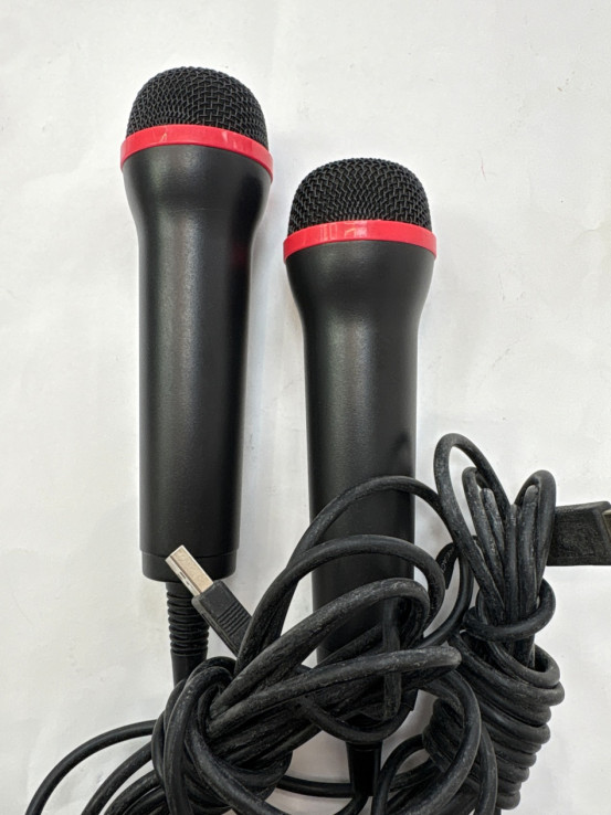 1-1-261032-5-Videojuego Wii La Voz Vol.3 2 Microfonos