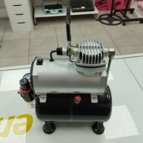 6-6-163609-1-Modelismo Compresor Dismoer D-80