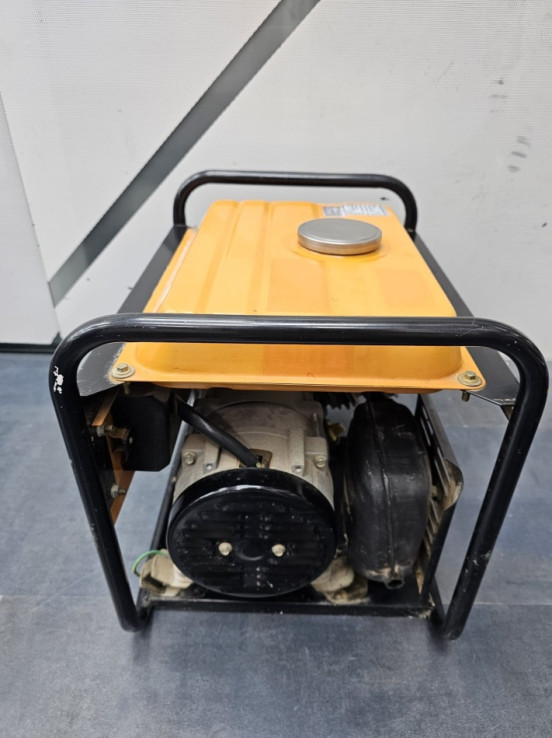 8-8-71272-12-Generador Electricidad Schwarzbach SSG 1000 1000W 