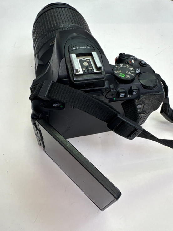 1-1-261549-2-Cámara Digital Réflex Nikon D5500 Objetivo 18-140 Vr 