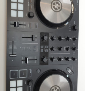 1-1-254118-1-Controlador Traktor S2 Mk3 Negra