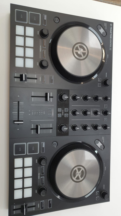 1-1-254118-1-Controlador Traktor S2 Mk3 Negra