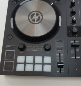 1-1-254118-1-Controlador Traktor S2 Mk3 Negra 2