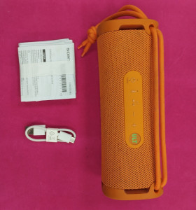 6-6-163708-1-Altavoz Portatil Bluetooth Sony ULT Field 1