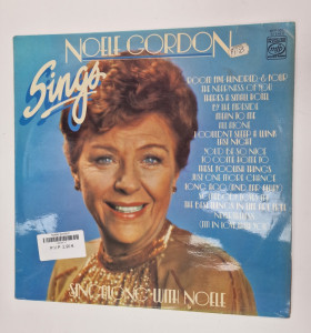 1-1-262387-1-noele gordon