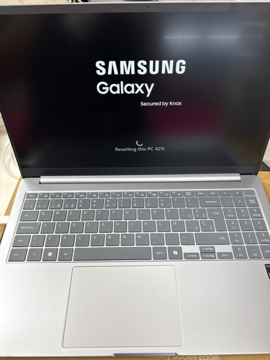 1-1-260160-2-Ordenador Portátil Samsung Galaxy Book 4 Edge Snapdragon XPlus 3.24 Ghz 16 256Gb 