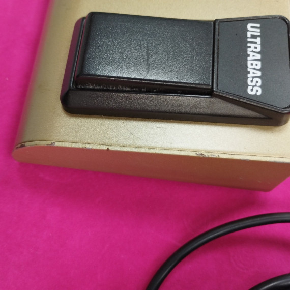 6-6-163730-5-Pedal Efectos Behringer FS 112 T