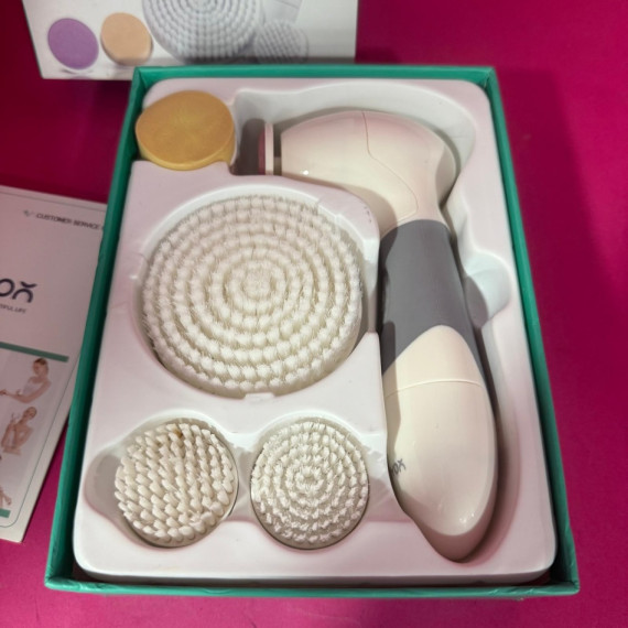 8-8-72714-2-Baño Cepillo Facial FB100