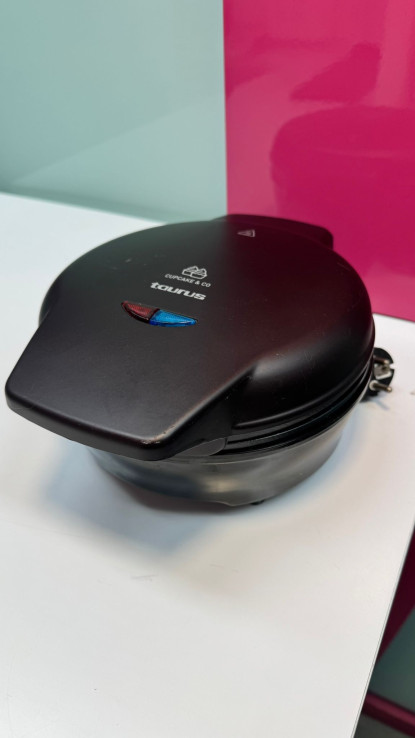 9-2-82646-3-taurus cupcake y co