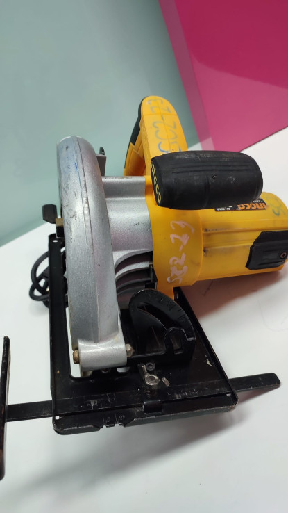 9-9-58817-3-Sierra Circular INGCO CD18568