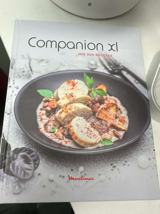 9-9-62248-1-Robot Multifuncion Companion Touch Xl