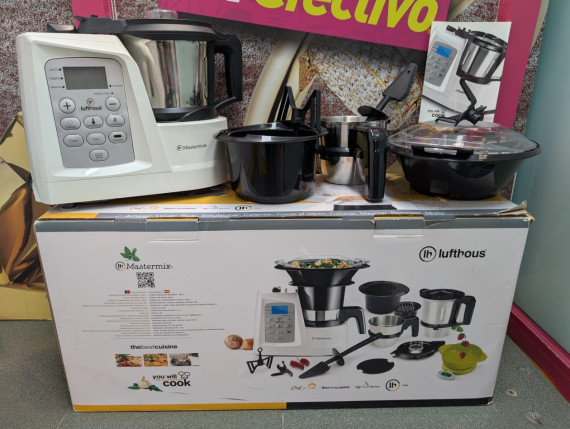 9-9-67084-2-Robot Multifuncion Mastermix (sin Uso)