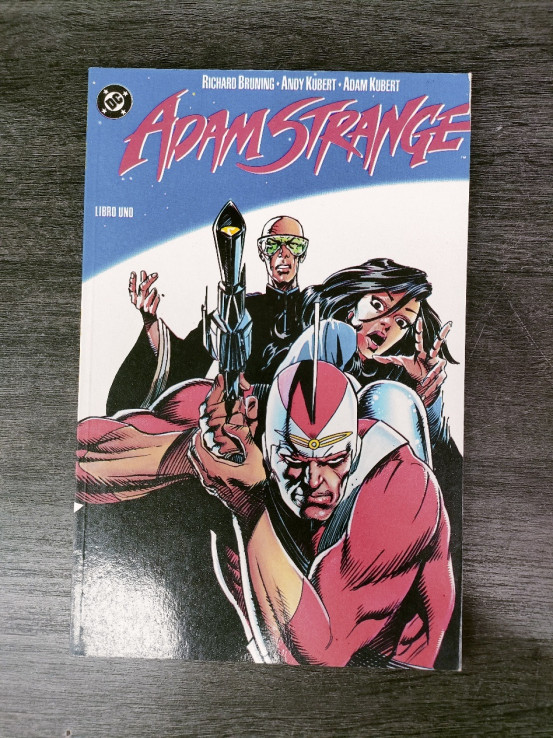 9-9-48075-1-Cómic Adam Strange Libro uno 