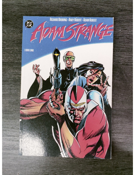 9-9-48075-1-Cómic Adam Strange Libro uno 