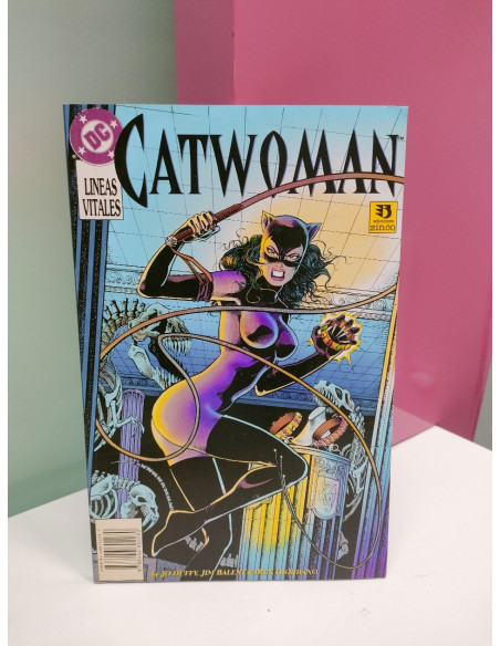 9-9-49646-1-Cómic Catwoman Lineas vitales