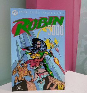 9-9-49649-1-Cómic Robin 3000 libro dos
