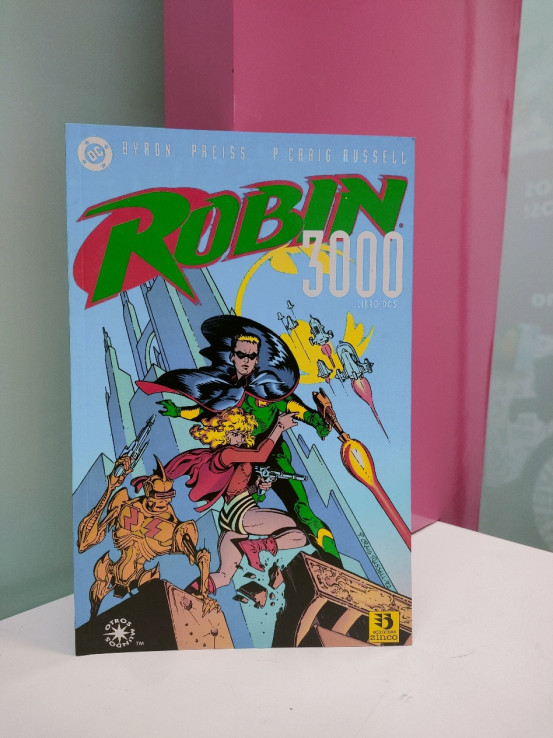 9-9-49649-1-Cómic Robin 3000 libro dos