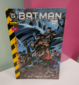 9-9-49669-1-Cómic Batman Tierra de nadie 14