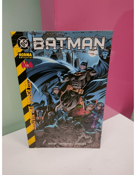 9-9-49669-1-Cómic Batman Tierra de nadie 14