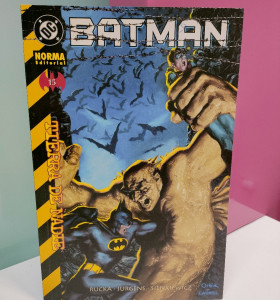 9-9-49711-1-Cómic batman tierra de nadie 15