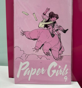 9-9-47832-1-Cómic Paper girls n.9