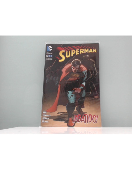 9-9-47971-1-Comis Superman abatido 30