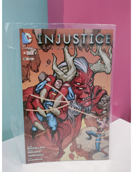 9-9-49682-1-Cómic Insjutice gods among us año tres (34)