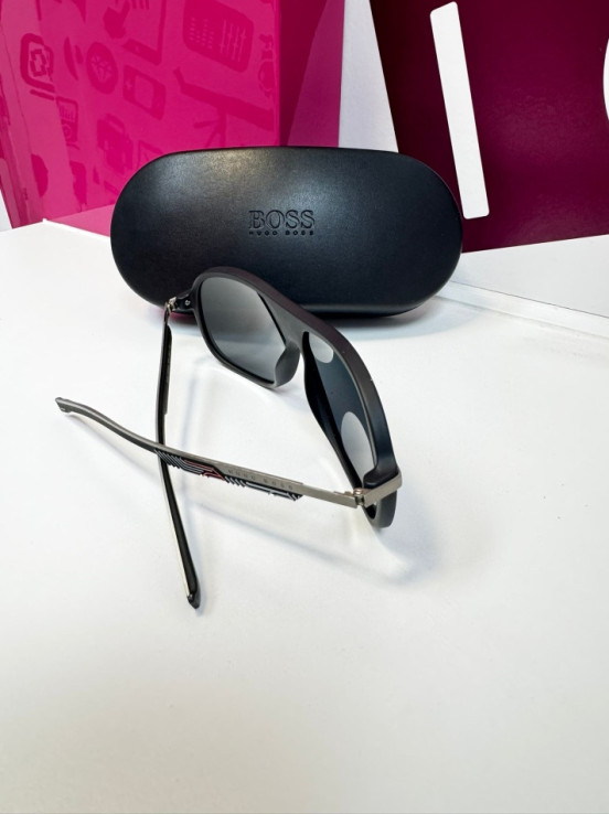 9-9-70757-2-Relojería y gafas Hugo Boss 1200 ns