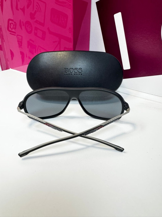9-9-70757-3-Relojería y gafas Hugo Boss 1200 ns