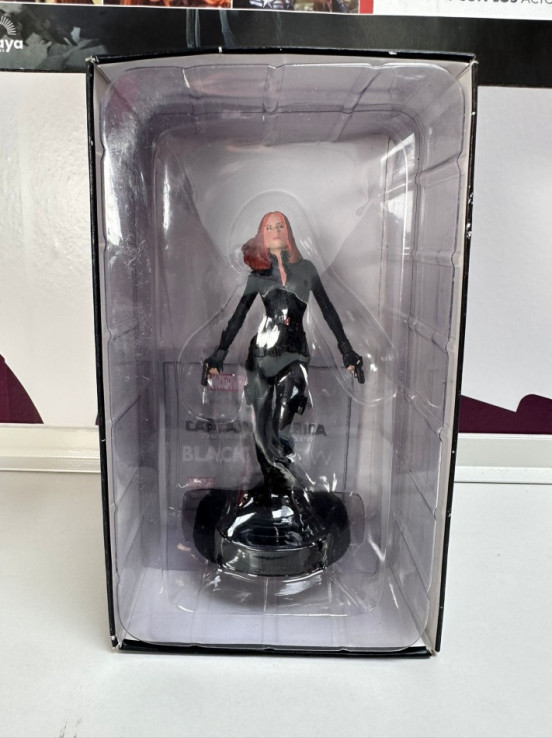 9-9-71545-2-Figura acción Marvel Viuda Negra