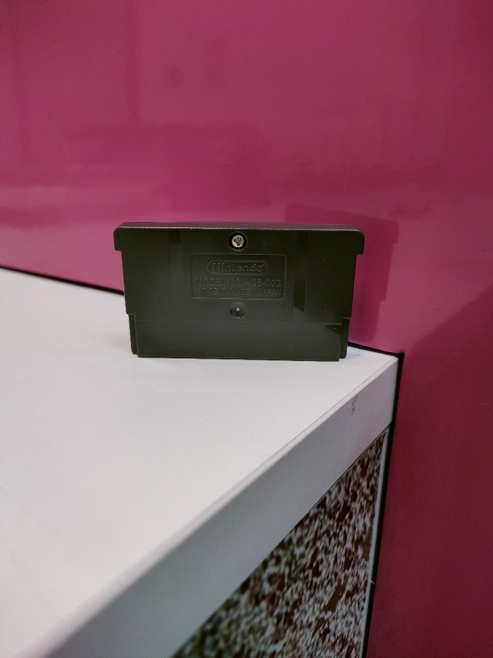 9-9-70278-2-Videojuego GBA vecinos invasores 