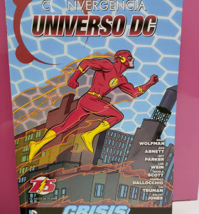 9-9-46585-2-Cómic El universo DC converge en crisis en tierras infinitas