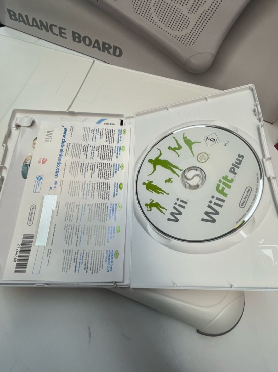 9-9-69746-3-Videojuego Wii Fit Plus Tabla 