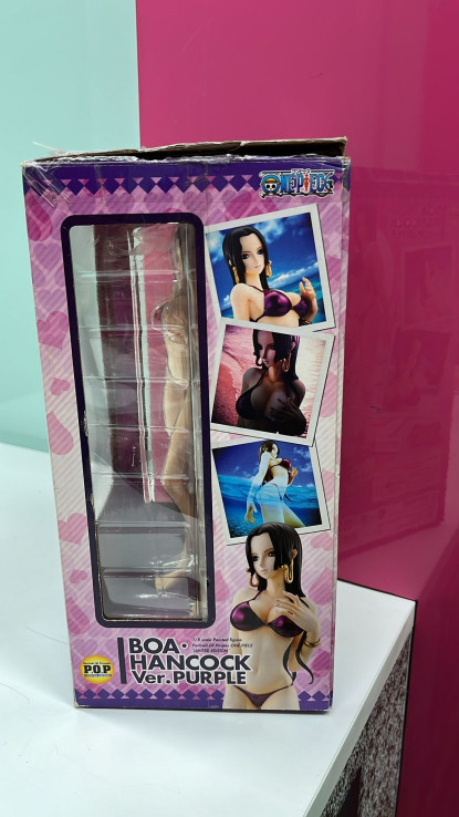 9-9-60701-2-Figura Acción Boa Hancoock Ver Puple