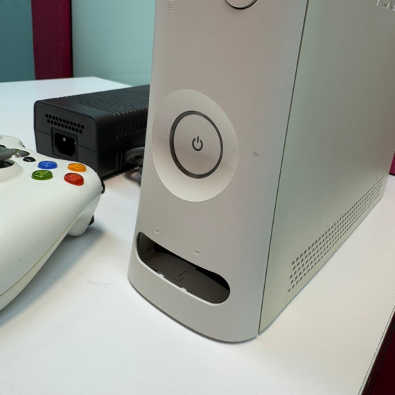 9-9-68316-5-Consola Xbox 360 blanca 18 ventilador integrado