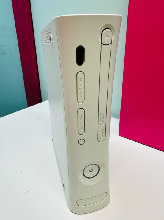 9-9-64845-2-Consola Xbox 360 (sin Mando)