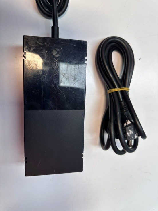 9-9-68991-4-Consola Xbox One Negra 500gb (sin mando)