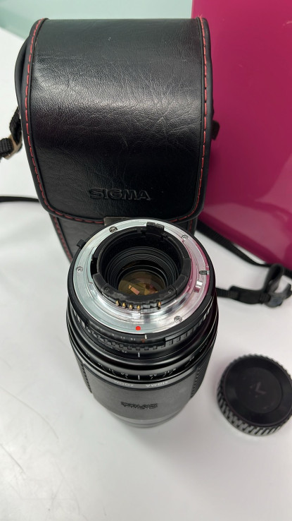 9-9-59115-4-Objetivo Sigma 75-300mm 1:4.5-5.6
