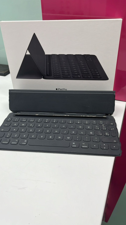 9-9-63801-1-Informática Ipad Pro Smart Keyboard