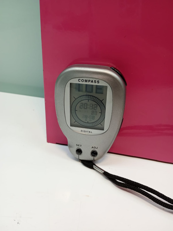 9-9-71163-5-Cronometro Digital Compass 