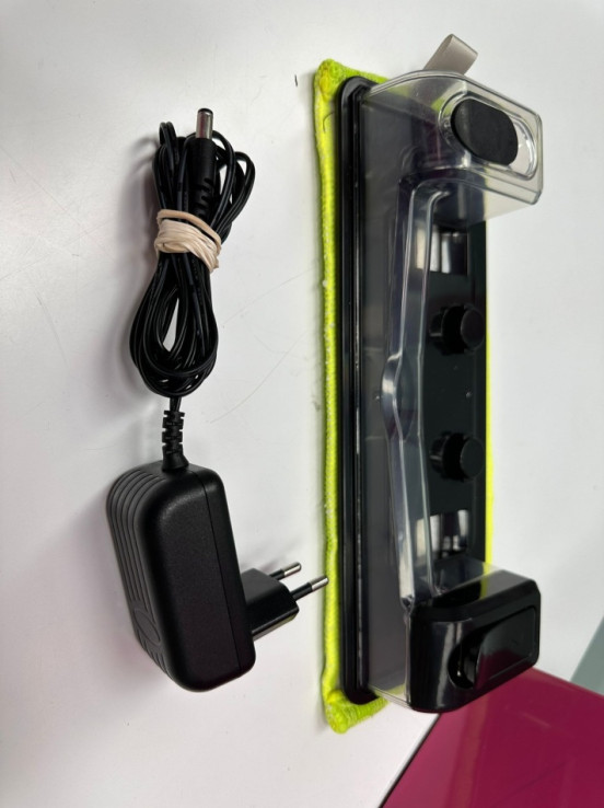 9-9-55568-4-Aspirador Escoba Taurus Inedit 29.6 Wash 