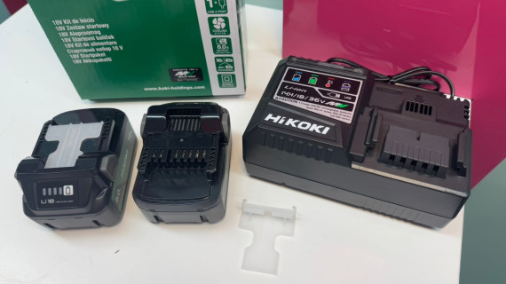 9-9-68162-3-Herramientas eléctricas Cargador uc18ysl3 2 baterías 5ah (sin uso)