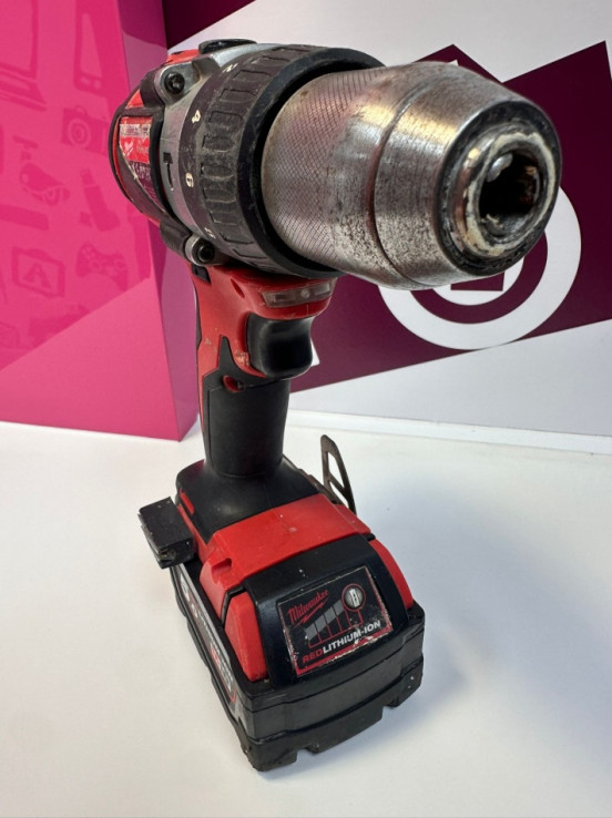 9-9-70703-3-Taladro Electrico Milwaukee M18blpd2