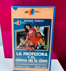 9-9-63683-1-TV y vídeo La profesora y el ultimo de la clase